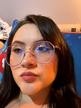 ValentinaOrtiz3 online show from October 2025 12:32:02 AM