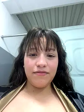 Snapshot of Marii_18 chatting on November 2025 04:31:02 PM Marii 18 online show from November 2025 04:31:02 PM