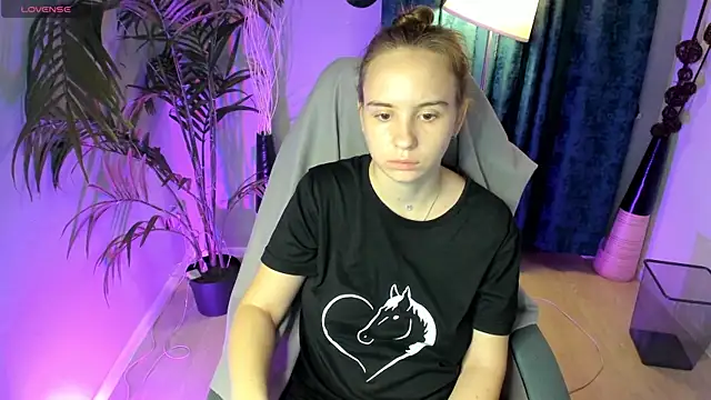 Lika 0ne online show from October 2025 12:25:01 PM