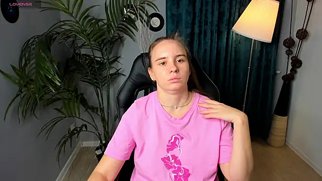 Lika 0ne online show from October 2025 12:16:02 PM