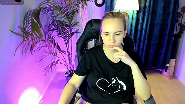 Lika 0ne online show from October 2025 09:56:02 AM