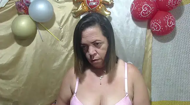 Snapshot of alina_maturehot chatting on February 2025 01:06:01 PM alina maturehot online show from February 2025 01:06:01 PM