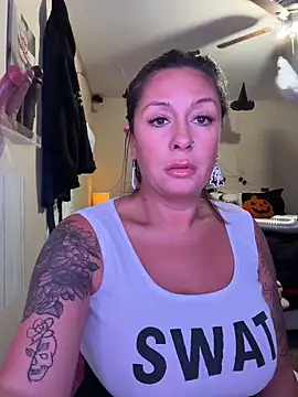 bossyroxy84 online show from October 2025 09:31:02 PM