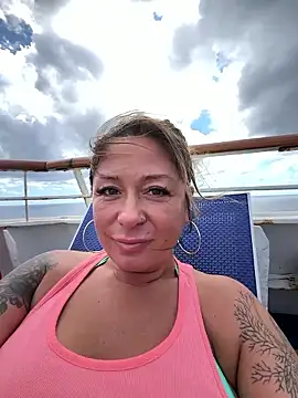 bossyroxy84 online show from January 2026 05:15:01 PM