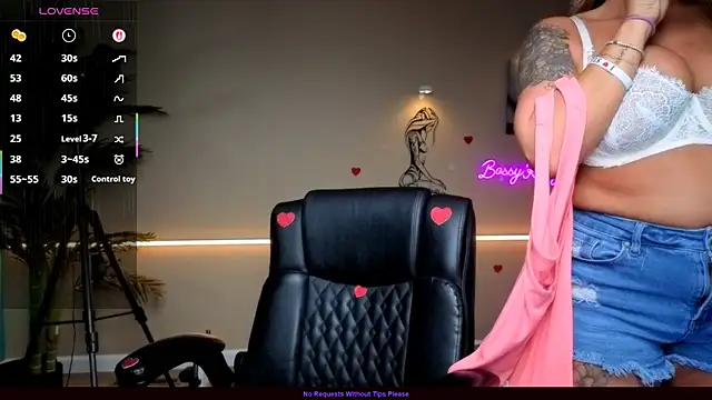 bossyroxy84 online show from February 2026 12:06:01 AM