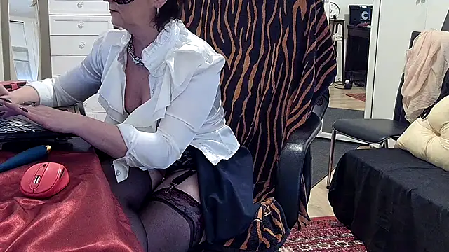 Chanel Noire online show from March 2025 04:13:02 PM