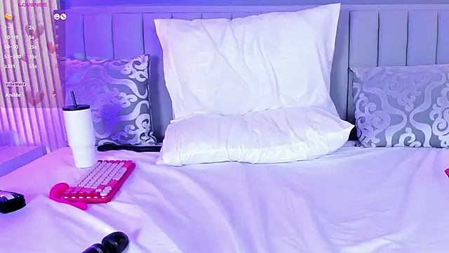 isolari  online show from March 2025 07:42:02 AM