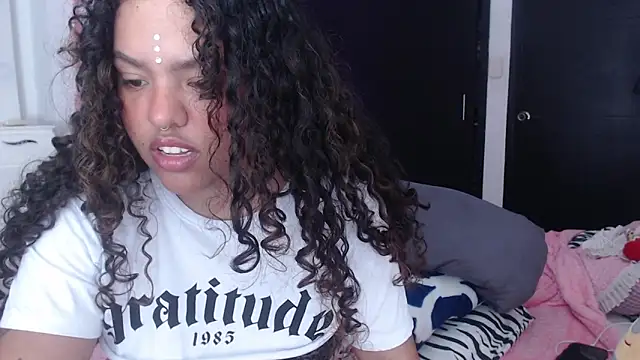 Snapshot of Anitta_bell chatting on February 2025 12:51:02 AM Anitta bell online show from February 2025 12:51:02 AM