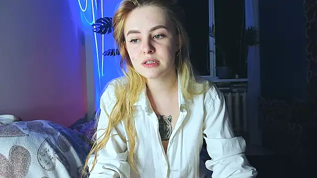 Alexa Pirs online show from February 2025 09:31:02 PM