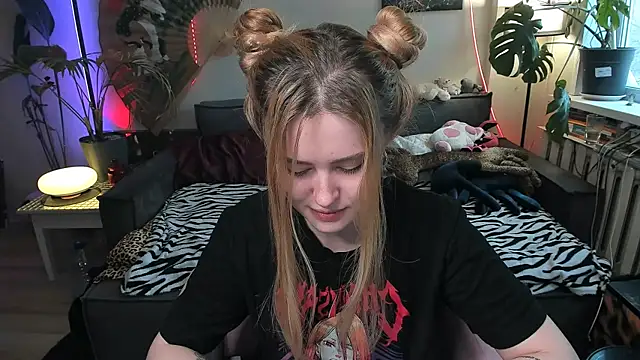 Alexa Pirs online show from March 2026 12:22:01 PM