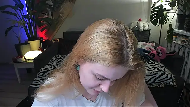 Alexa Pirs online show from March 2026 06:19:02 PM