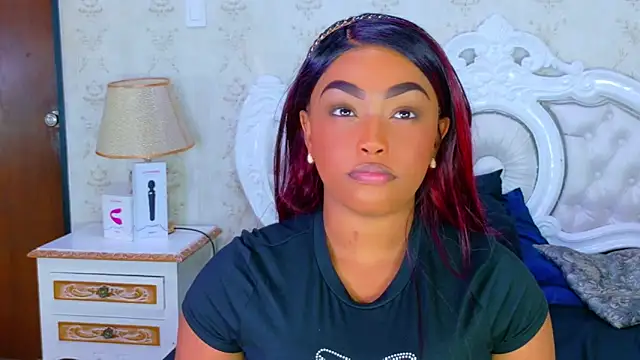 TianahGlow online show from November 2025 08:30:01 PM