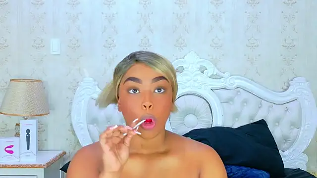 TianahGlow online show from November 2025 08:38:02 PM