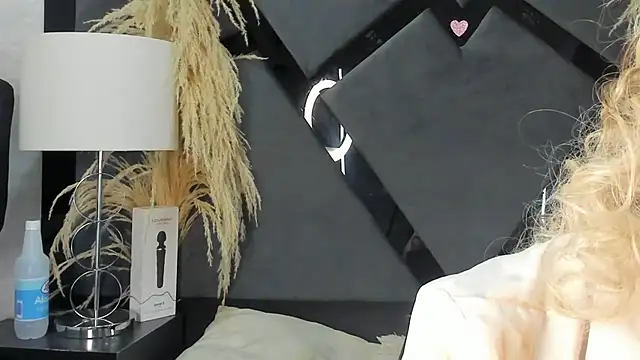 TianahGlow online show from February 2026 08:02:02 AM