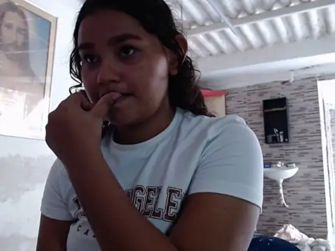 Snapshot of chelo_hot23 chatting on February 2025 08:22:02 PM chelo hot23 online show from February 2025 08:22:02 PM