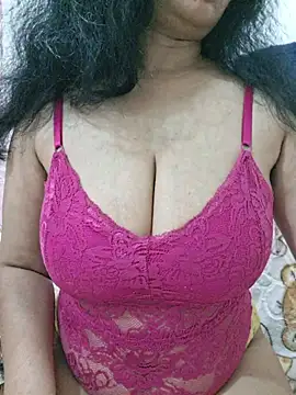 Snapshot of Jassi_Does chatting on July 2026 09:03:01 PM Jassi Does online show from July 2026 09:03:01 PM