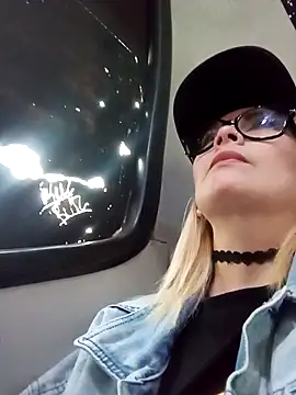 CandieGilson   online show from March 2026 11:38:02 AM