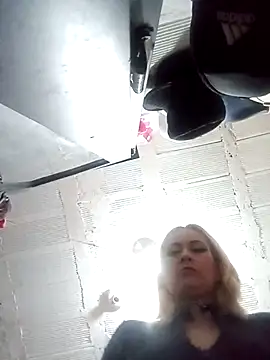 CandieGilson   online show from April 2026 10:44:01 AM