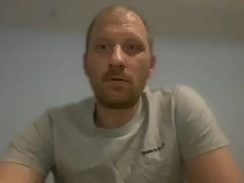 Krzysiekg123 online show from February 2025 04:24:01 PM