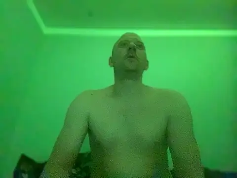 Krzysiekg123 online show from February 2025 07:28:02 PM