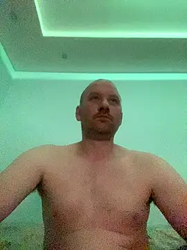 Krzysiekg123 online show from December 2025 07:42:02 PM