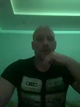 Krzysiekg123 online show from December 2025 07:21:01 PM