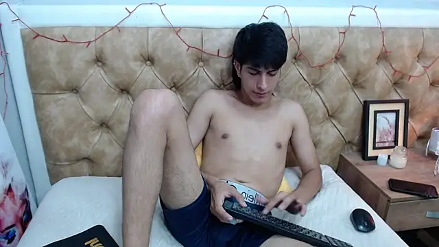 Estiv18  online show from February 2025 06:34:01 AM