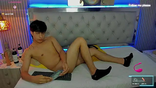 Estiv18  online show from September 2025 03:44:02 AM