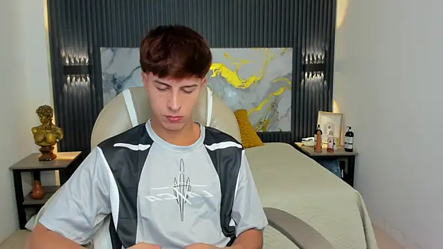 Estiv18  online show from November 2025 02:58:01 AM