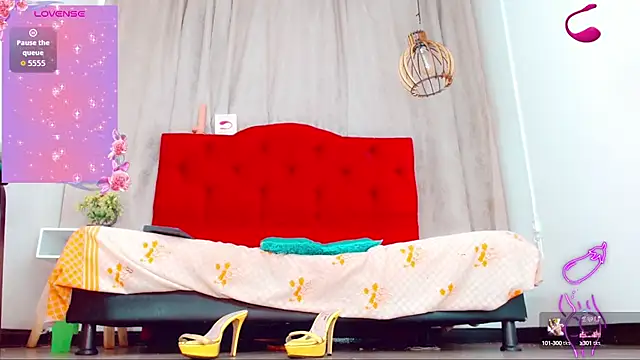 Snapshot of katha_Crawford chatting on October 2025 07:12:02 PM katha Crawford online show from October 2025 07:12:02 PM