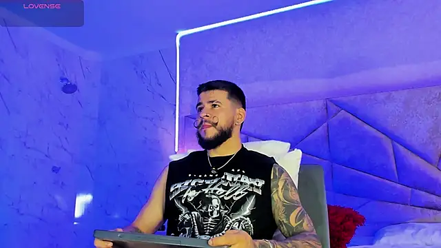 DickGriffith  online show from December 2025 01:42:01 PM