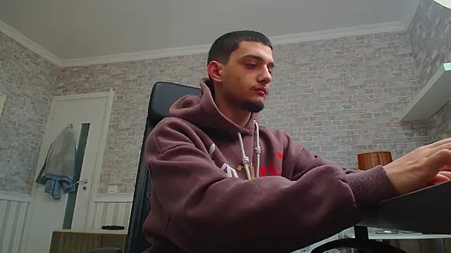 OscarGriffin online show from February 2025 11:42:02 AM