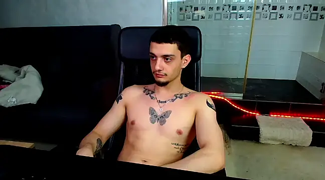 OscarGriffin online show from February 2025 03:03:02 PM
