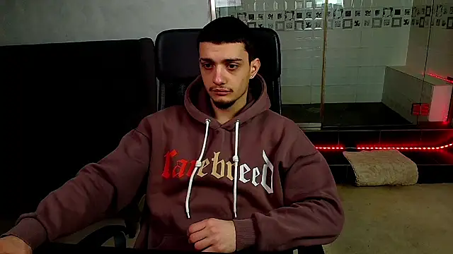 OscarGriffin online show from February 2025 05:33:01 AM