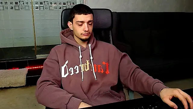 OscarGriffin online show from February 2025 06:03:01 AM