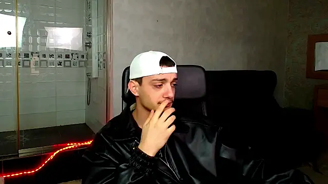 OscarGriffin online show from February 2025 05:24:01 AM