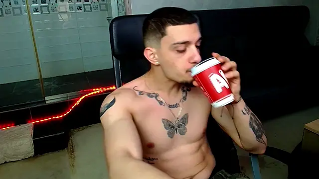 OscarGriffin online show from March 2025 05:23:02 AM