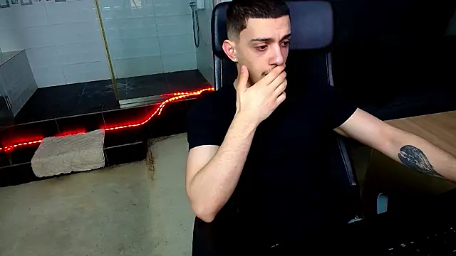 OscarGriffin online show from March 2025 08:38:02 AM