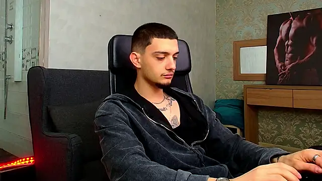 OscarGriffin online show from March 2025 06:01:01 AM