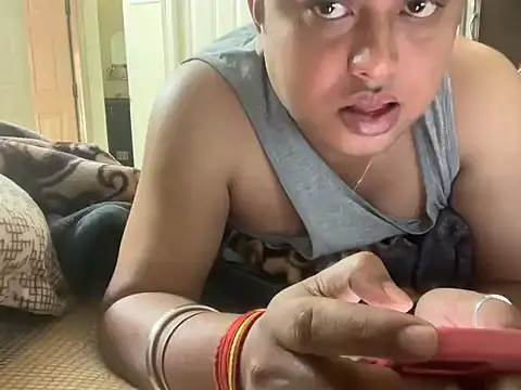 Kristi Uniq online show from November 2025 07:08:02 AM