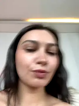 lunalovelee online show from January 2026 10:41:02 AM