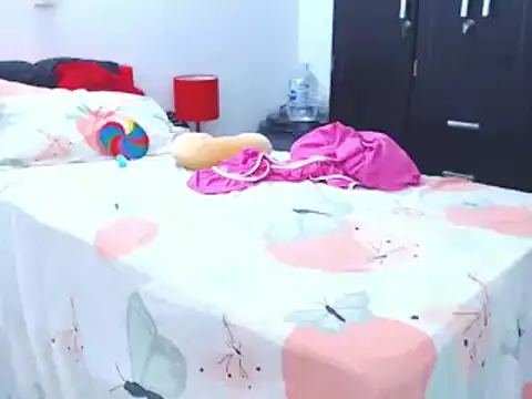 Keyra Dainty online show from February 2025 02:00:02 PM