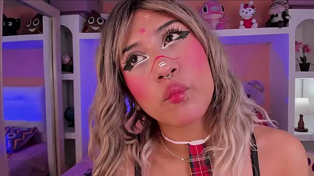 miss   megan online show from December 2025 02:31:01 AM