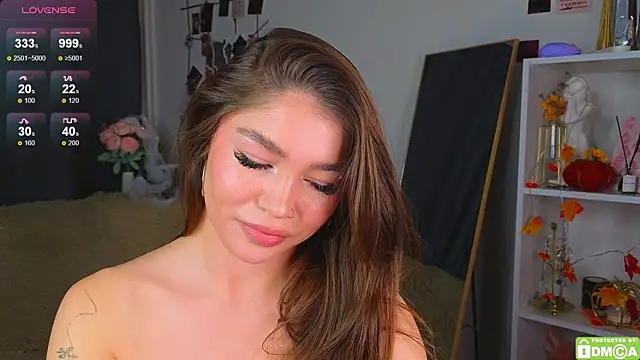 Snapshot of Caroline__Brown chatting on November 2025 02:44:01 AM Caroline Brown online show from November 2025 02:44:01 AM