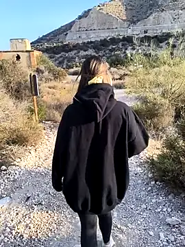 Mona Plus online show from October 2025 07:05:02 AM