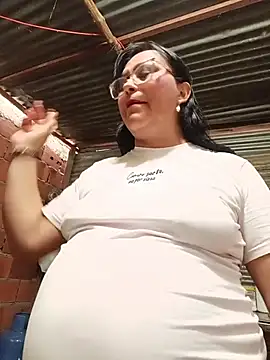 Snapshot of promiscuous-indecent-momm chatting on July 2026 08:46:02 PM promiscuous-indecent-momm online show from July 2026 08:46:02 PM