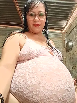 Snapshot of promiscuous-indecent-momm chatting on July 2026 08:56:01 PM promiscuous-indecent-momm online show from July 2026 08:56:01 PM