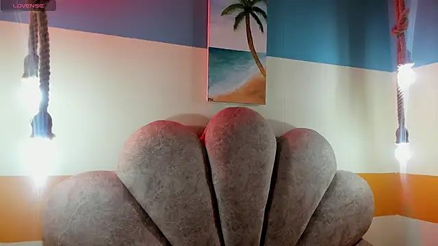 charlotte bluee online show from December 2025 07:20:02 PM