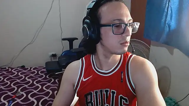 cholitohermoso online show from February 2025 09:15:02 PM