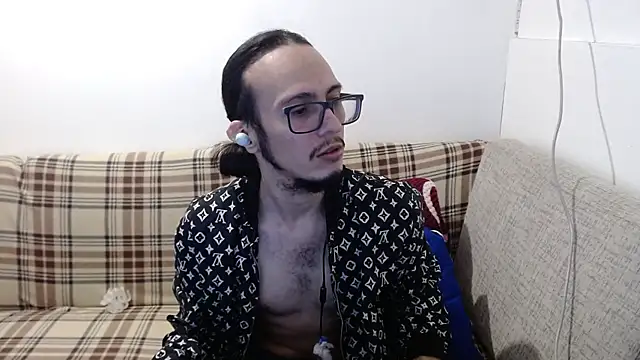 cholitohermoso online show from July 2026 02:37:01 PM